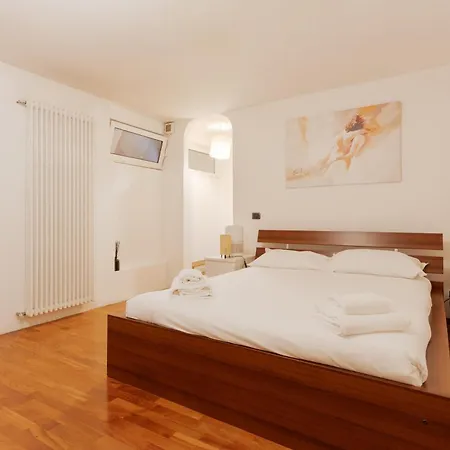 Apartment Guesthost - On Two Levels Milan