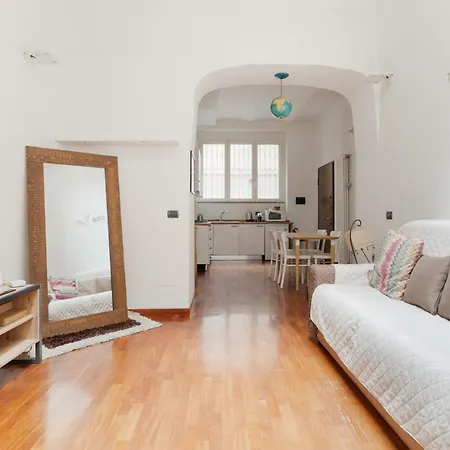 Apartment Guesthost - On Two Levels