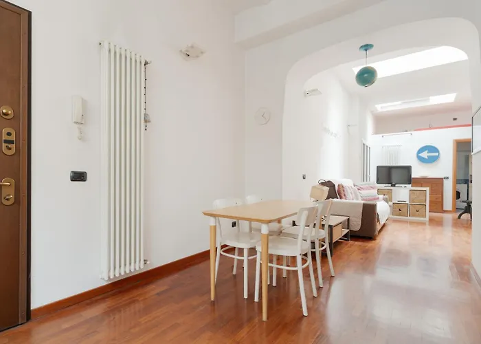 Apartment Guesthost - On Two Levels *