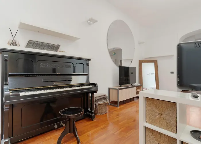 Guesthost - On Two Levels Apartment