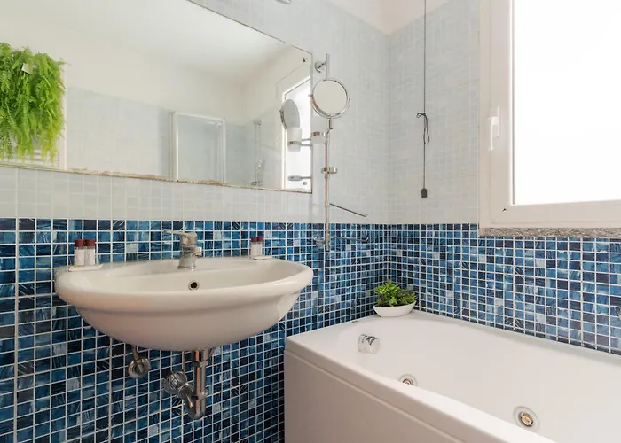 Apartment Guesthost - On Two Levels *