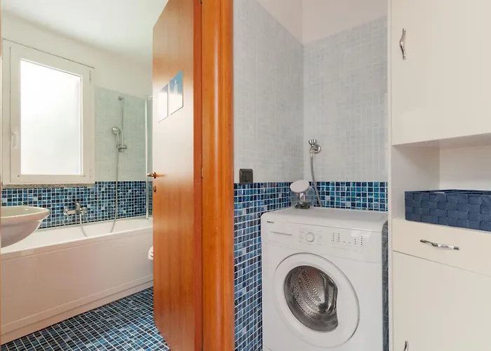 Apartment Guesthost - On Two Levels