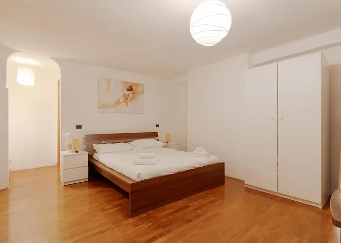 Guesthost - On Two Levels Apartment Milan